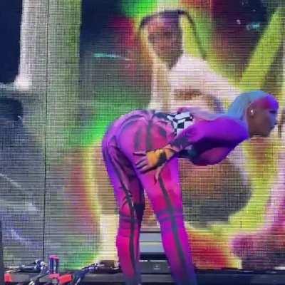 Iggy Azalea is the best jiggler in the business