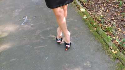 Eva in Wooden Heel Mules VS Bugs