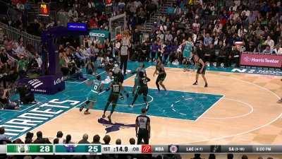 [Highlight] Payton Pritchard goes for the personal 2 for 1 crypto scam to end the quarter. Perfect 4/4 from deep in the first