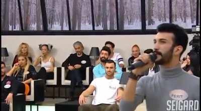 Dunno if this has been here before but found this on YouTube. Basically everyone dies inside.