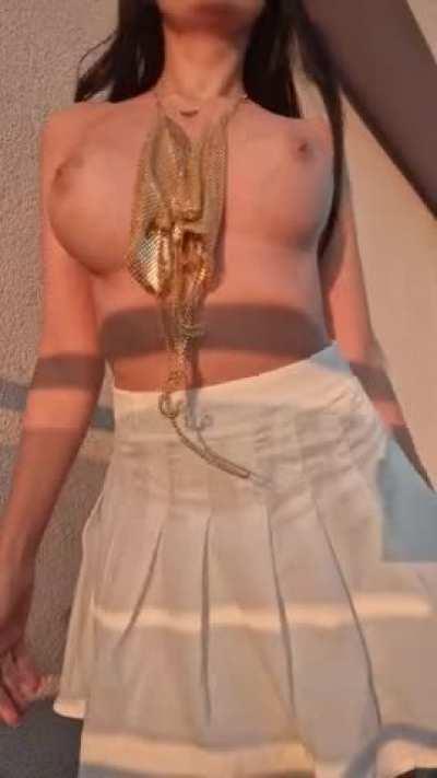 I can't move with this top on or I'm gonna flash my tits