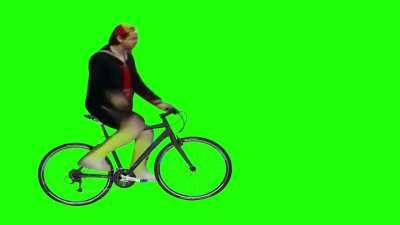 Kiko andando de bike