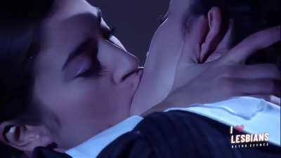 Retro Scenes: Alicia Rodriguez & Constanza Contreras - 