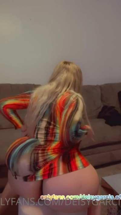 Slim waist heavy booty