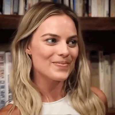Margot Robbie

