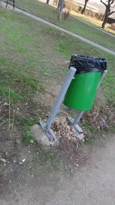 ce pula mea s a intamplat cu R2D2 😭😭😭😭😭🙏🏻🙏🏻🙏🏻🙏🏻