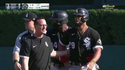 [Highlight] White Sox @ Tigers; benches clear after Jose Abreu slides into second.