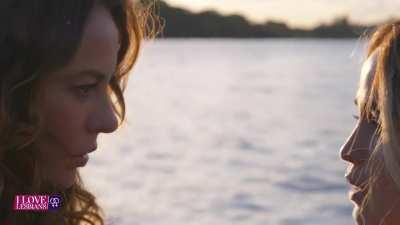 Nanda Costa (37) & Paolla Oliveira (42) - 