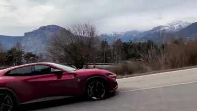 Insane Ferrari Purosangue V12 Drift: Pushing the limits of Performance!