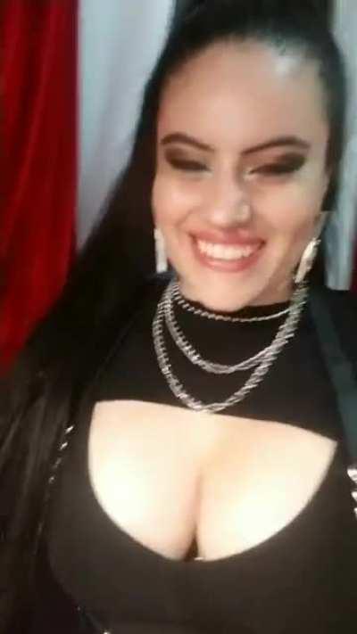 Le.crecieron las boobs o que pedo? o_o