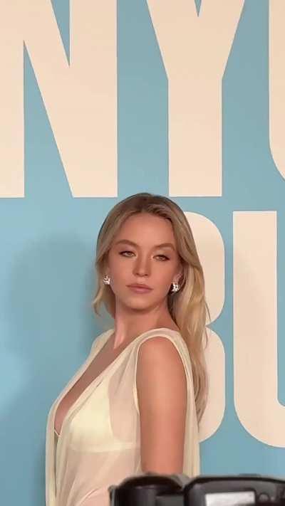 Anyone but You premiere IG DEC23