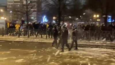 俄国民众颜射晶哥，背后原因却很暖心