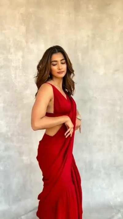 Pooja Hegde hip sway