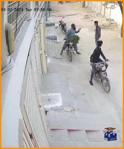 Average Paxistani Chacha.