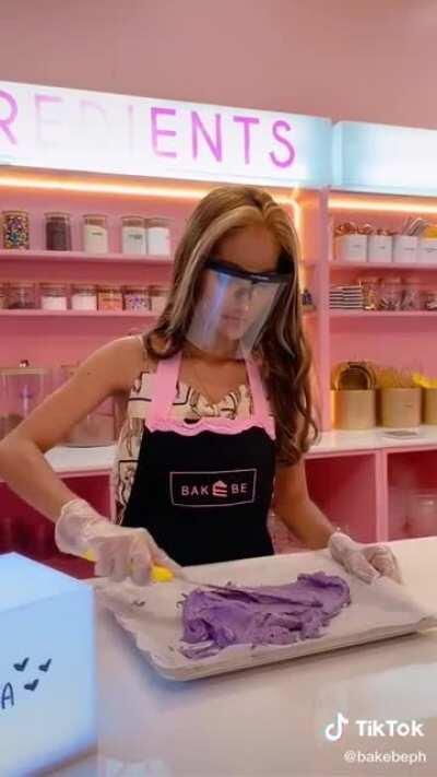 I didn’t even recognize her! Rose advertising a new cake business in Manila