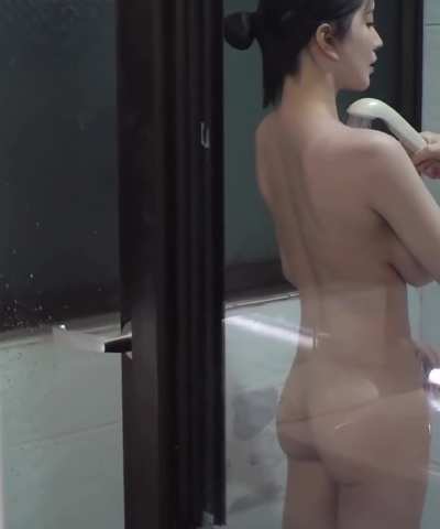 Not peeping, just trying to close the door...for the past 5 minutes