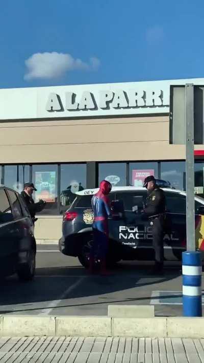 Hay demasiadas cosas en este video