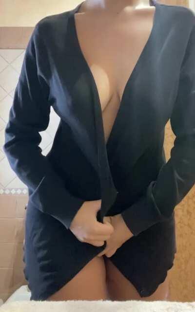 My bf wanna knows how many strangers would like to fuck me!