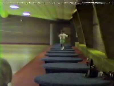 🎵”You put your whole face in..”🎵