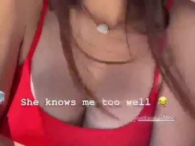 Victoria Justice's Cleavage