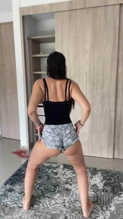 can someone dump a quick load in me before bed?