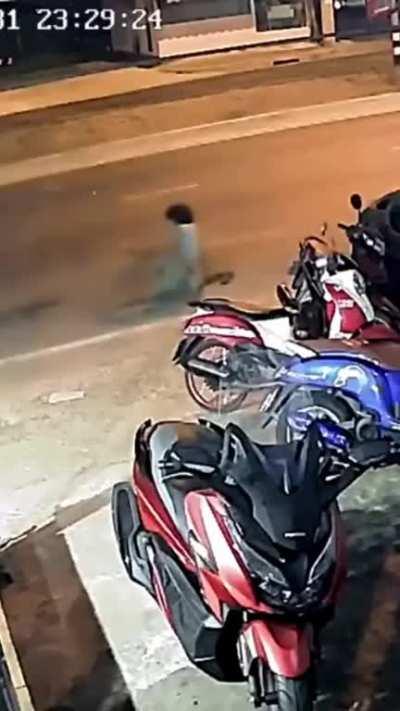 Ni las chanclas le tocaron