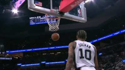 [Highlight] Sochan's two 3PM + an overhead view of his form while shooting a FT | vs SAC 11.16.25