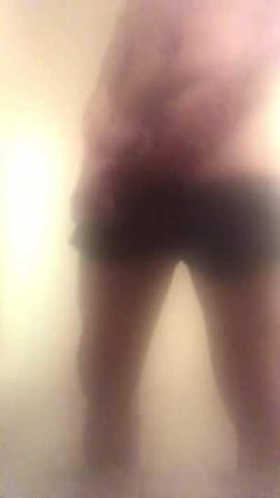 (M) #california Love that my gym is open 24hrs. You walk in the steam room to find this: