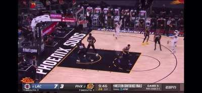 [Highlight] Devin Booker getting targeted and cooked by different clippers players