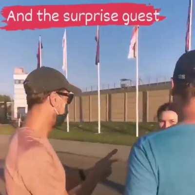 Sebastian Vettel was invited by a fan to attend a proposal at the Hurgaroring. Seb showed up to congratulate the newly-engaged couple, and gave them with handwritten letter