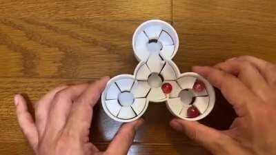 Yosuke Ikeda 3D-printed machine generates interesting hypnotic movements