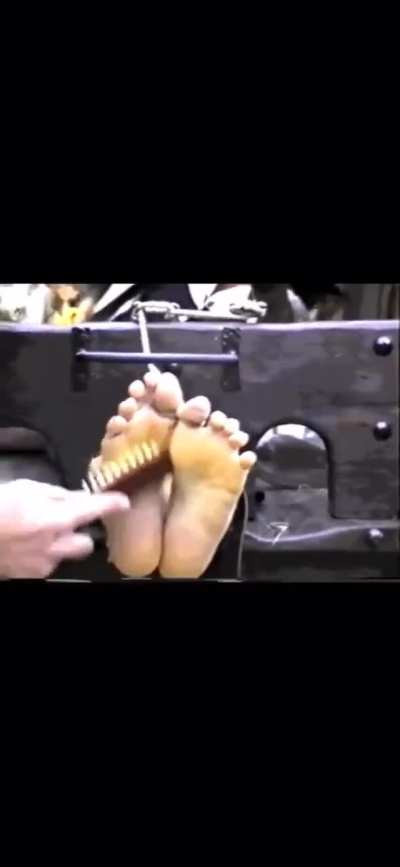 Canelli renfaire tickling