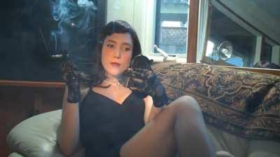 Bree from Smoking San Francisco Girls