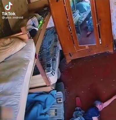 eerob done fell off the bed 🤦🏾‍♂️