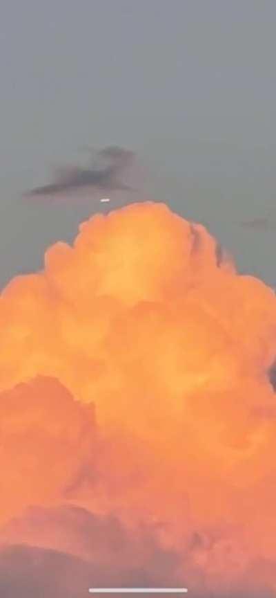 Add recording of Live Photo from my last post. Taken 7/6/21 in Austin, Texas around sunset. 8-8:30pm