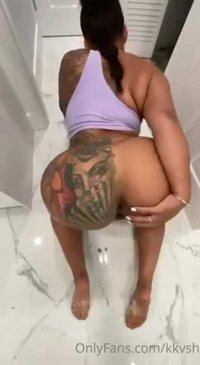 Bouncing💛Her full, up to date OF content folder⬇️