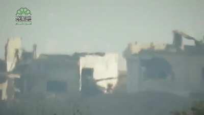 Ahrar al-Sham blowing up an Assad T72 tank in the northeastern Hama countryside