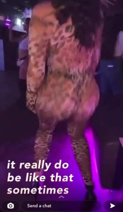 Showing off what she can do with that ass