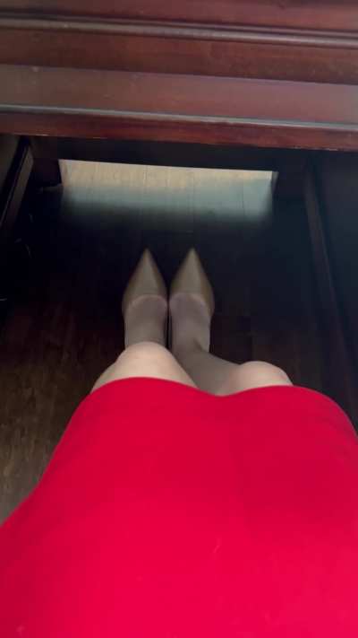 Want to be under my desk...