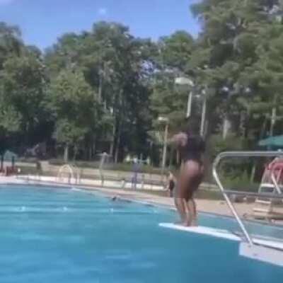 someone swapped out weave glue with mayonnaise