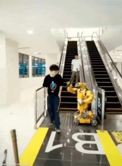 Everybody gangsta until the MRVN fights back