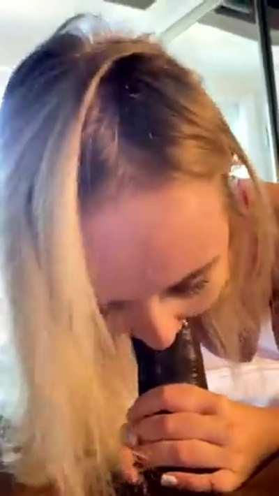 I met a Reddit stranger sucked him off instantly