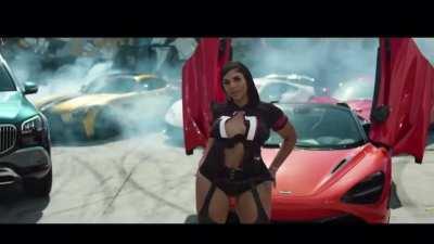 Who’s da shorty Ina big stunna video🤔