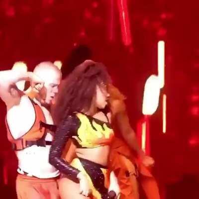 Leigh-Anne & a dancer