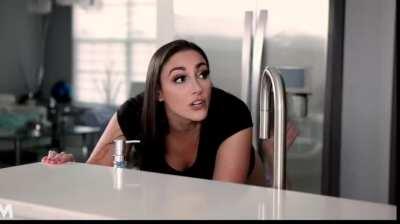 Stepmom gets her hand stuck in the sink