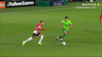 Eduardo Quaresma miss vs PSV (Champions League)