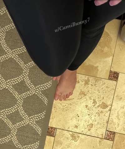 💛 Want to do a call with my feet? let's chat 💛