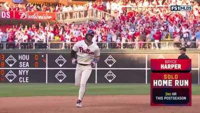 [Highlight] Bryce Harper crushes an oppo taco to make it 8-3 Phillies heading into the ninth