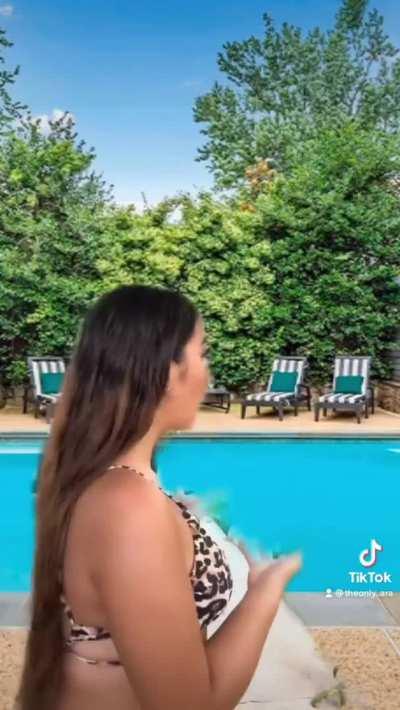 @theonlyciara with the jiggle