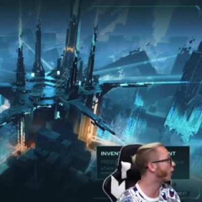 Drunk stepfather picks a fight while stepson is streaming